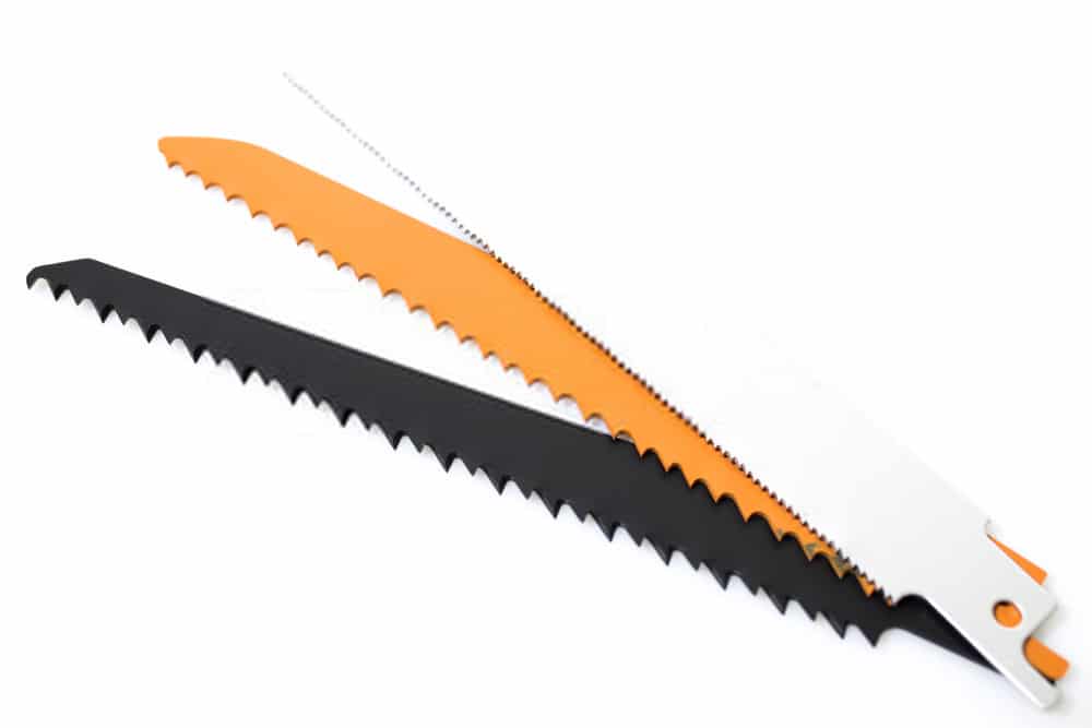 Set of reciprocating saw blades